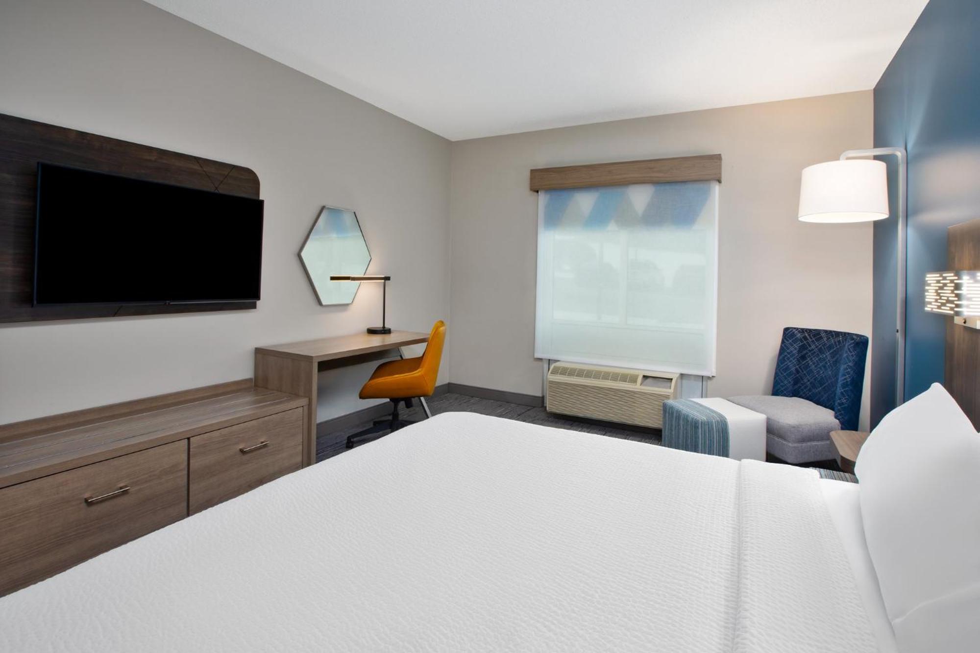 Holiday Inn Express Hotel & Suites Grand Rapids-North By Ihg Walker Exterior photo