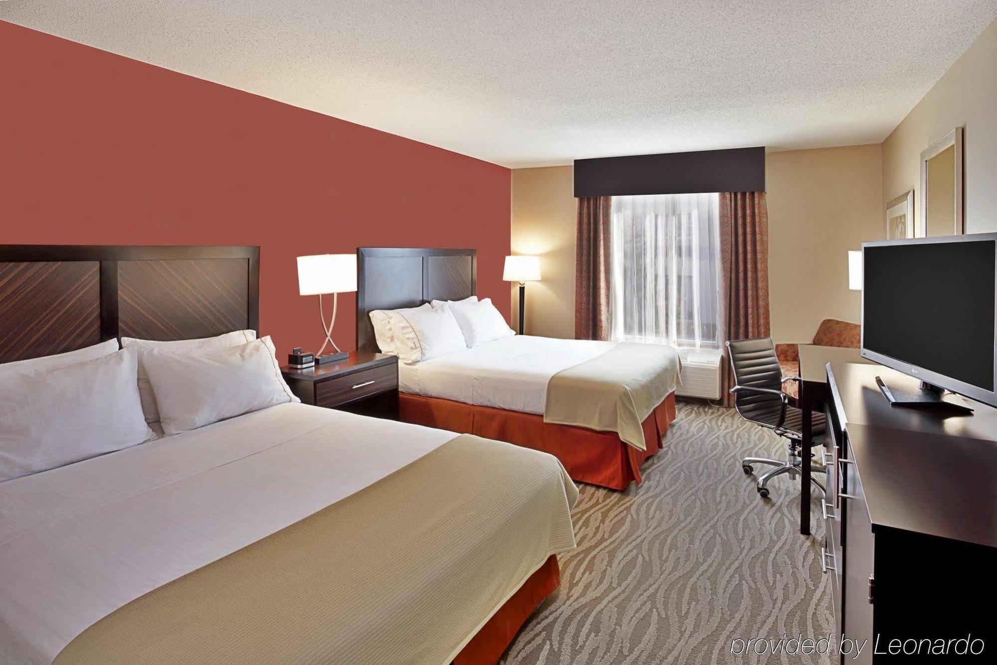 Holiday Inn Express Hotel & Suites Grand Rapids-North By Ihg Walker Exterior photo